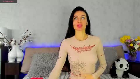 Tina online show from 10/26/25, 11:27