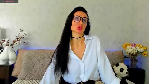 Snapshot of tina_mart chatting on 10/31/25, 09:21 Tina online show from 10/31/25, 09:21