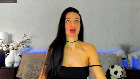 Snapshot of tina_mart chatting on 11/05/25, 11:21 Tina online show from 11/05/25, 11:21