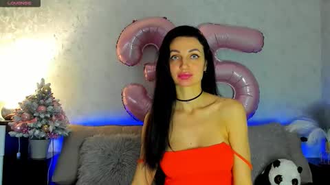 Snapshot of tina_mart chatting on 12/01/25, 08:19 Tina online show from 12/01/25, 08:19