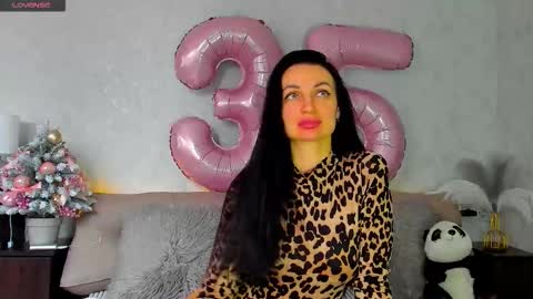 Snapshot of tina_mart chatting on 12/02/25, 08:41 Tina online show from 12/02/25, 08:41