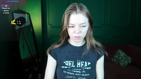 tina_tayllor__ online show from 04/01/26, 09:56