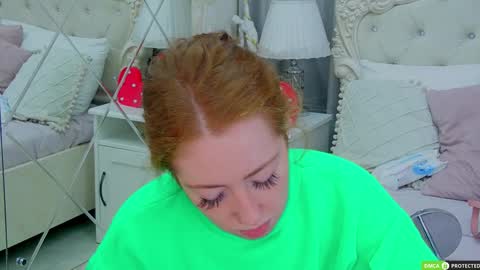 Snapshot of tinabrook chatting on 12/05/25, 03:15 Tina online show from 12/05/25, 03:15