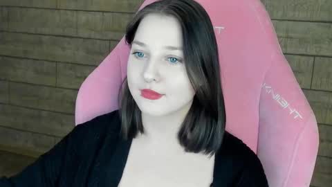 Snapshot of tinaburton chatting on 01/13/26, 04:23 TinaBurton online show from 01/13/26, 04:23