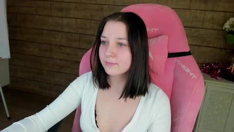 Snapshot of tinaburton chatting on 01/17/26, 04:22 TinaBurton online show from 01/17/26, 04:22
