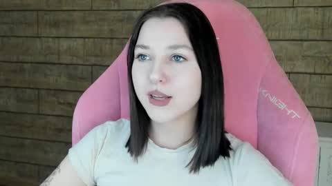 Snapshot of tinaburton chatting on 02/07/26, 05:05 TinaBurton online show from 02/07/26, 05:05