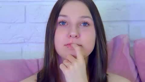 Snapshot of tinaburton chatting on 02/17/26, 04:24 TinaBurton online show from 02/17/26, 04:24