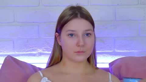 Snapshot of tinaburton chatting on 03/03/26, 04:13 TinaBurton online show from 03/03/26, 04:13
