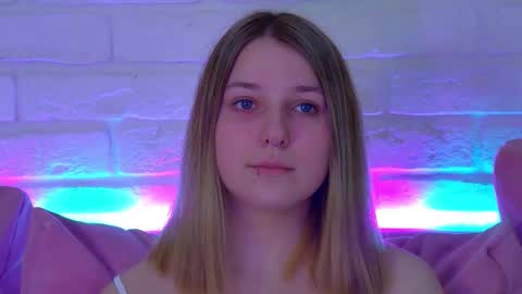 Snapshot of tinaburton chatting on 03/12/26, 04:24 TinaBurton online show from 03/12/26, 04:24