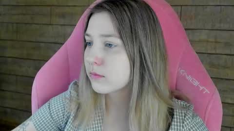 Snapshot of tinaburton chatting on 03/22/26, 04:43 TinaBurton online show from 03/22/26, 04:43