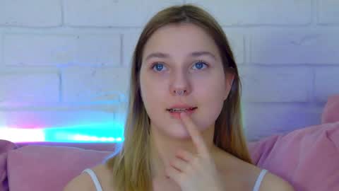 Snapshot of tinaburton chatting on 04/02/26, 04:26 TinaBurton online show from 04/02/26, 04:26
