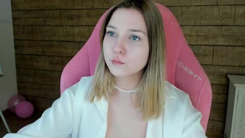 Snapshot of tinaburton chatting on 04/05/26, 04:26 TinaBurton online show from 04/05/26, 04:26