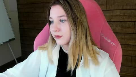 Snapshot of tinaburton chatting on 04/26/26, 04:15 TinaBurton online show from 04/26/26, 04:15