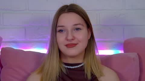 Snapshot of tinaburton chatting on 04/27/26, 04:38 TinaBurton online show from 04/27/26, 04:38