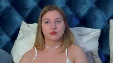 Snapshot of tinaburton chatting on 04/29/26, 04:55 TinaBurton online show from 04/29/26, 04:55