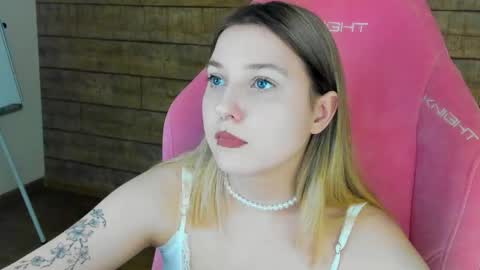 Snapshot of tinaburton chatting on 05/06/26, 06:02 TinaBurton online show from 05/06/26, 06:02