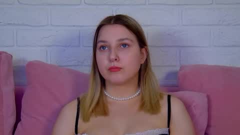 Snapshot of tinaburton chatting on 05/07/26, 05:18 TinaBurton online show from 05/07/26, 05:18
