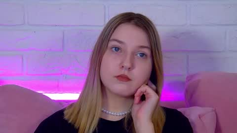 Snapshot of tinaburton chatting on 05/11/26, 04:37 TinaBurton online show from 05/11/26, 04:37