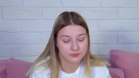 Snapshot of tinaburton chatting on 05/18/26, 04:24 TinaBurton online show from 05/18/26, 04:24