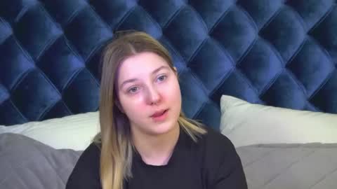 Snapshot of tinaburton chatting on 05/20/26, 04:35 TinaBurton online show from 05/20/26, 04:35