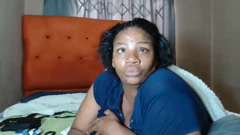 Snapshot of tinagiant chatting on 12/14/25, 01:16 tinagiant online show from 12/14/25, 01:16