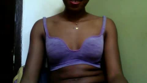 Snapshot of tinah235702 chatting on 11/13/25, 07:29 tinah235702 online show from 11/13/25, 07:29