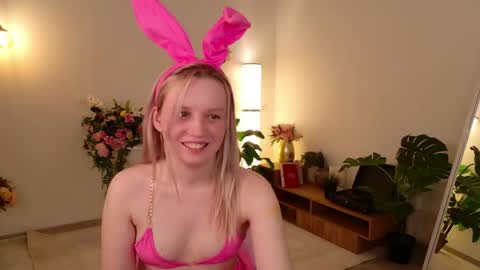 tinasiner online show from 04/01/26, 02:03