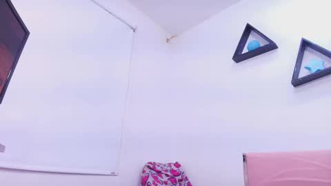 tinkerbell online show from 09/22/25, 07:27