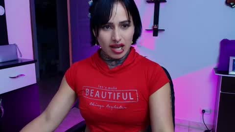 Snapshot of tinnadawson chatting on 01/09/25, 02:22 I AM BELLA ----------- follow my IG TINNS 69 online show from 01/09/25, 02:22
