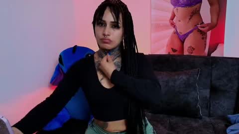 Snapshot of tinnadawson chatting on 02/13/25, 11:58 I AM BELLA ----------- follow my IG TINNS 69 online show from 02/13/25, 11:58