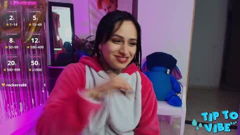 Snapshot of tinnadawson chatting on 03/07/25, 04:24 I AM BELLA ----------- follow my IG TINNS 69 online show from 03/07/25, 04:24