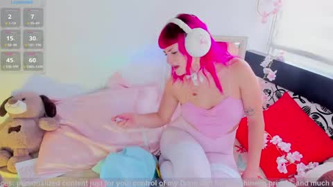 Snapshot of tiny__emmy_ chatting on 06/06/26, 07:29 Emmy M online show from 06/06/26, 07:29