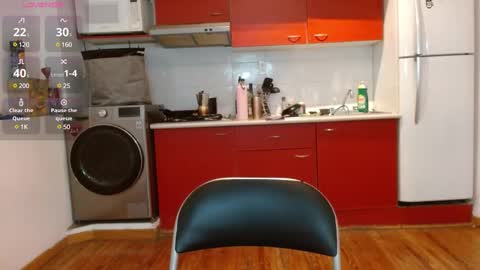 Tiny Caroline online show from 02/25/25, 09:35