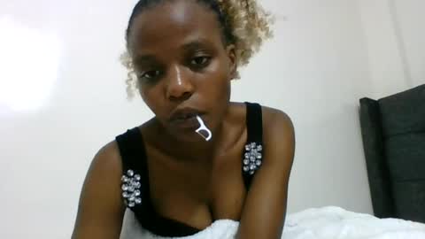 Snapshot of tiny_charm chatting on 07/15/26, 09:53 tiny_charm online show from 07/15/26, 09:53