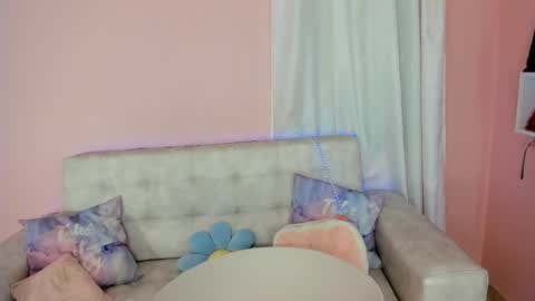 Snapshot of tiny_cora chatting on 02/17/25, 04:37 tiny_cora online show from 02/17/25, 04:37