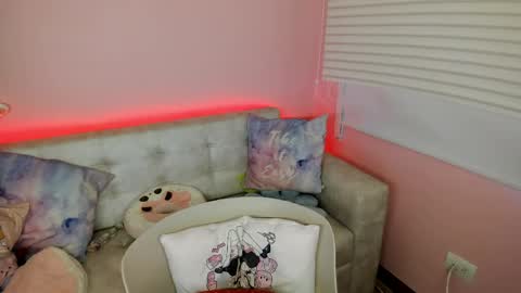 Snapshot of tiny_cora chatting on 04/19/26, 04:50 tiny_cora online show from 04/19/26, 04:50