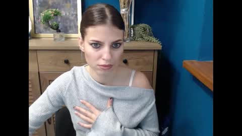 Snapshot of tiny_felicity chatting on 11/19/25, 07:30 Gloria online show from 11/19/25, 07:30