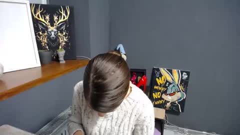 Snapshot of tiny_felicity chatting on 11/26/25, 07:42 Gloria online show from 11/26/25, 07:42