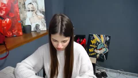 Snapshot of tiny_felicity chatting on 12/01/25, 08:08 Gloria online show from 12/01/25, 08:08