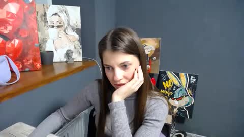 Snapshot of tiny_felicity chatting on 12/15/25, 07:01 Gloria online show from 12/15/25, 07:01