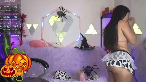 tiny_vixen_ online show from 10/20/25, 02:39