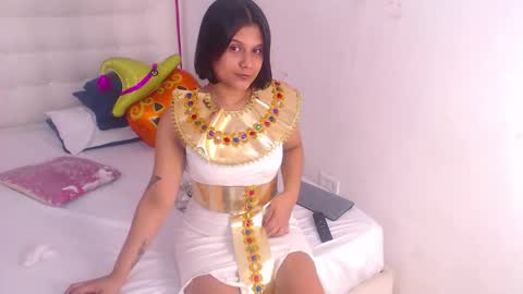 tiny_whore18 online show from 10/28/25, 03:25