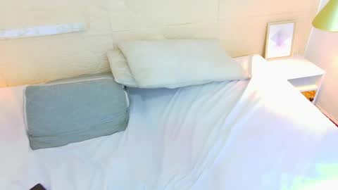 tiny_whore18 online show from 05/21/26, 04:36