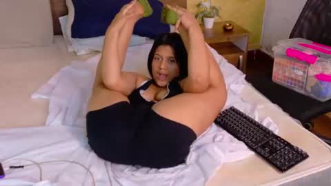tiny_whore18 online show from 06/10/26, 03:11