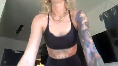 tinyandtatted420 online show from 10/30/25, 03:46