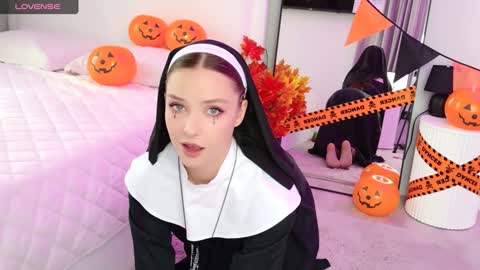 Snapshot of tinyangelxx chatting on 10/28/25, 07:56 Im Tiny   -- Online  at 8 AM GMT  online show from 10/28/25, 07:56
