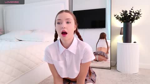 Im Tiny   -- Online  at 8 AM GMT  online show from 11/28/25, 07:11