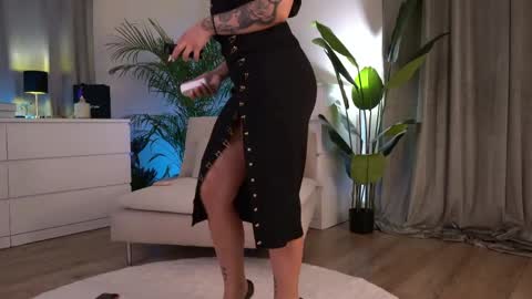 Snapshot of tinydoll_xo chatting on 06/02/26, 02:52 Anissa online show from 06/02/26, 02:52