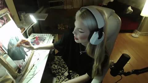 stage Kylie Sinner  brand CLITBAIT online show from 01/27/25, 09:23