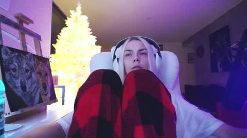 stage Kylie Sinner  brand CLITBAIT online show from 11/18/25, 10:09